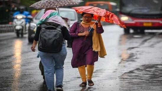 ಬೆಂಗಳೂರು ಸೇರಿದಂತೆ ರಾಜ್ಯದ ಕೆಲವು ಜಿಲ್ಲೆಗಳಲ್ಲಿ ಇಂದು ಕೂಡ ಭಾರಿ ಮಳೆ ಮುನ್ಸೂಚನೆ ಇದೆ