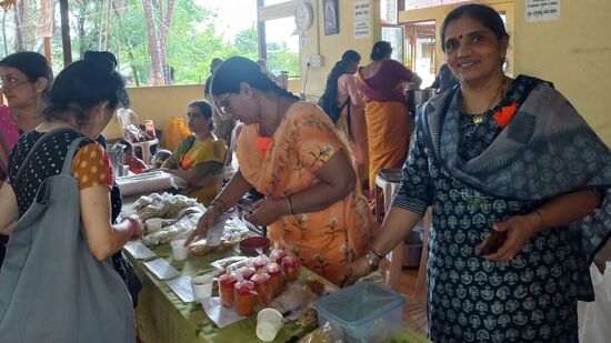 ನಂತೂರಿನ ಕಾರ್ಯಕ್ರಮದ ವೈಶಿಷ್ಟವೆಂದರೆ, ಇಲ್ಲಿ ಮಾರಾಟವಾಗಿ ಗಳಿಸಿದ ಹಣವನ್ನು ಬೆಳೆದವರಾಗಲೀ, ಖಾದ್ಯಗಳನ್ನು ಮಾಡಿ ಮಾರಾಟ ಮಾಡಿದವರಾಗಲೀ, ತಮ್ಮ ಮನೆಗೆ ತೆಗೆದುಕೊಂಡು ಹೋಗಲಿಲ್ಲ, ಬದಲಿಗೆ ಶ್ರೀರಾಮಚಂದ್ರಾಪುರ ಮಠದ ಸೇವಾ ಕಾರ್ಯಗಳಿಗೆ ನೀಡಿದ್ದಾರೆ.