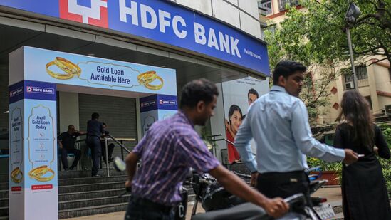 HDFC twins Merger: ಎಚ್‌ಡಿಎಫ್‌ಸಿ ಮಹಾ ವಿಲೀನದಿಂದ ಬ್ಯಾಂಕ್‌ನ ಠೇವಣಿದಾರರು ಮತ್ತು ಸಾಲಗಾರರ ಮೇಲೆ ಪರಿಣಾಮಗಳೇನು? ಇಲ್ಲಿದೆ ವಿವರ