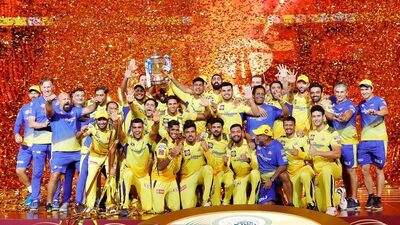 ಐಪಿಎಲ್ನಲ್ಲಿ ಜಾಹೀರಾತು ಮೂಲಕವೇ 10,000 ಕೋಟಿ ಆದಾಯ ಐಪಿಎಲ್ನಲ್ಲಿ ಜಾಹೀರಾತು ಮೂಲಕವೇ 10,000 ಕೋಟಿ ಆದಾಯ