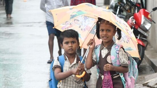 ಮಳೆಯ ಖುಷಿಯೂ, ಶಾಲೆಗೆ ಹೋಗುವ ಸಡಗರವೂ..