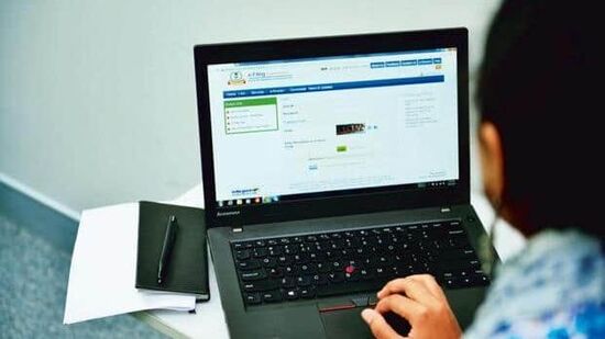 ಇತರೆ ಆದಾಯ ನಮೂದಿಸದೆ ಇರುವುದು: ಹೂಡಿಕೆ, ಡಿವಿಡೆಂಡ್‌ ಅಥವಾ ಇತರೆ ಲಾಭಗಳ ಮಾಹಿತಿಯನ್ನು ಇತರೆ ಆದಾಯ ವಿಭಾಗದಲ್ಲಿ ನಮೂದಿಸದೆ ಇರುವ ತಪ್ಪು ಮಾಡಬೇಡಿ. ಷೇರು ಮತ್ತು ಮ್ಯೂಚುಯಲ್‌ ಫಂಡ್‌ನಿಂದ ಬಂದ ಆದಾಯ ನಮೂದಿಸಿ. ಈ ಆದಾಯವು ಎಐಎಸ್‌ನಲ್ಲಿ ಲಿಸ್ಟ್‌ ಮಾಡಲಾಗಿರುತ್ತದೆ. ತೆರಿಗೆ ಇಲಾಖೆಗೆ ತಿಳಿಯುತ್ತದೆ.&nbsp;