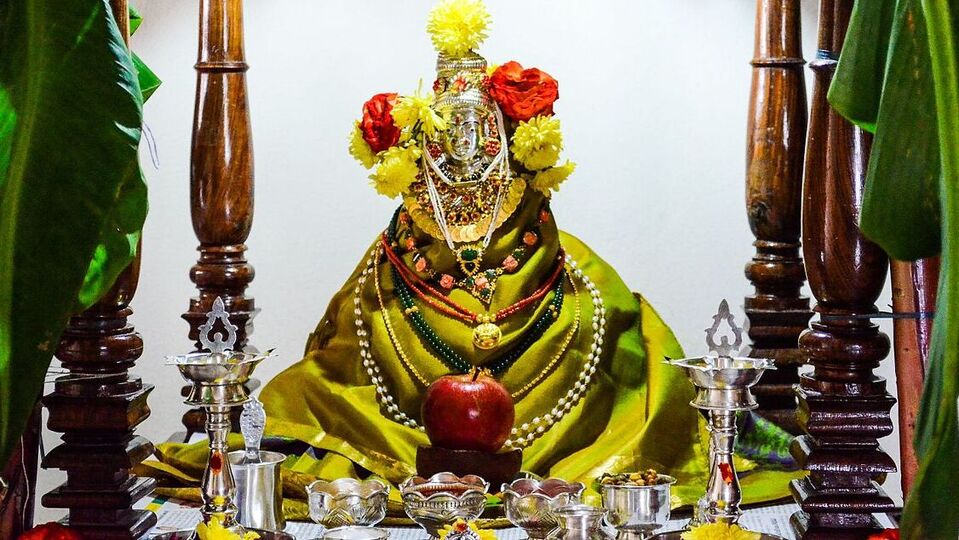 Varalakshmi Vratam : ಸೂತ ಮಹರ್ಷಿ ಹೇಳಿದ ವರಮಹಾಲಕ್ಷ್ಮಿ ವ್ರತದ ಪೌರಾಣಿಕ ಕಥೆ