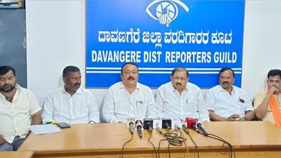 ಕರ್ನಾಟಕ ರಾಜ್ಯ ಬಿಜೆಪಿ ಕೆಂಗಣ್ಣಿಗೆ ಗುರಿಯಾದ ಮಾಜಿ ಸಚಿವ ಎಂ.ಪಿ. ರೇಣುಕಾಚಾರ್ಯ ಕರ್ನಾಟಕ ರಾಜ್ಯ ಬಿಜೆಪಿ ಕೆಂಗಣ್ಣಿಗೆ ಗುರಿಯಾದ ಮಾಜಿ ಸಚಿವ ಎಂ.ಪಿ. ರೇಣುಕಾಚಾರ್ಯ