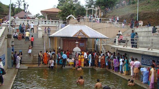 ಕೊಡಗಿನ ತಲಕಾವೇರಿಯಲ್ಲಿ ಕಾವೇರಿ ತೀರ್ಥೋದ್ಭವದ ಸಮಯ ನಿಗದಿಯಾಗಿದೆ.