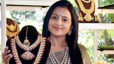 Gold Price: ಕರ್ನಾಟಕದಲ್ಲಿ 22 ಕ್ಯಾರೆಟ್, ಅಪರಂಜಿ ಚಿನ್ನದ ದರದಲ್ಲಿ ಇಳಿಕೆ Gold Price: ಕರ್ನಾಟಕದಲ್ಲಿ 22 ಕ್ಯಾರೆಟ್, ಅಪರಂಜಿ ಚಿನ್ನದ ದರದಲ್ಲಿ ಇಳಿಕೆ