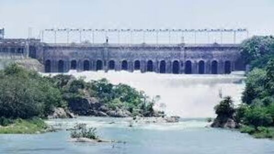ಕೆಆರ್ಎಸ್ನಿಂದ ನೀರು ಹೊರ ಹೋಗುವ ದೃಶ್ಯ (ಕಡತ ಚಿತ್ರ) ಕೆಆರ್ಎಸ್ನಿಂದ ನೀರು ಹೊರ ಹೋಗುವ ದೃಶ್ಯ (ಕಡತ ಚಿತ್ರ)