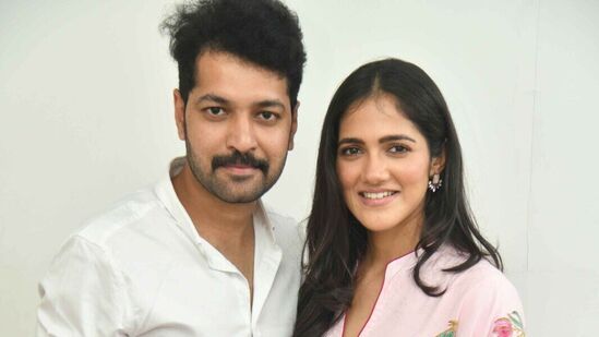 ಮನೆ ದೇವ್ರು, ಹಾಲುಂಡ ತವರು ಚಿತ್ರಗಳ ನಿರ್ಮಾಪಕರ ಪುತ್ರನೀಗ ಹೀರೋ; ಅಥರ್ವನಾಗಿ ಕನ್ನಡ ಚಿತ್ರರಂಗಕ್ಕೆ ಕಾರ್ತಿಕ್ ರಾಜು ಮನೆ ದೇವ್ರು, ಹಾಲುಂಡ ತವರು ಚಿತ್ರಗಳ ನಿರ್ಮಾಪಕರ ಪುತ್ರನೀಗ ಹೀರೋ; ಅಥರ್ವನಾಗಿ ಕನ್ನಡ ಚಿತ್ರರಂಗಕ್ಕೆ ಕಾರ್ತಿಕ್ ರಾಜು