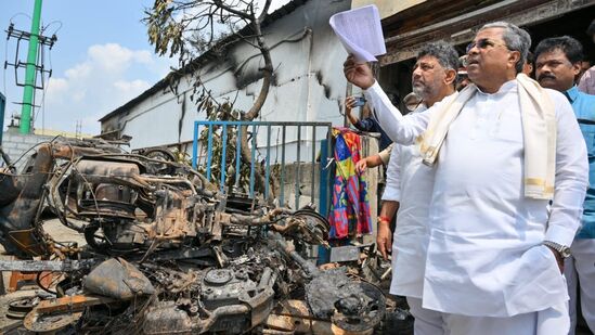 ಅಗ್ನಿ ದುರಂತದ ಸ್ಥಳಕ್ಕೆ ಮುಖ್ಯಮಂತ್ರಿ ಸಿದ್ದರಾಮಯ್ಯ, ಡಿಸಿಎಂ ಡಿಕೆಶಿ ಭೇಟಿ 