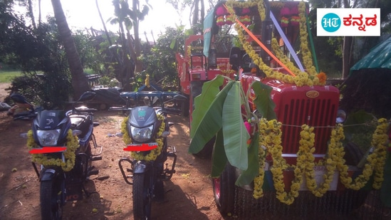 ವಾಹನ ಪೂಜೆಯ ಸಾಂದರ್ಭಿಕ ಚಿತ್ರ (Photo Credit- twitter @Gsjanardhana) ವಾಹನ ಪೂಜೆಯ ಸಾಂದರ್ಭಿಕ ಚಿತ್ರ (Photo Credit- twitter @Gsjanardhana)
