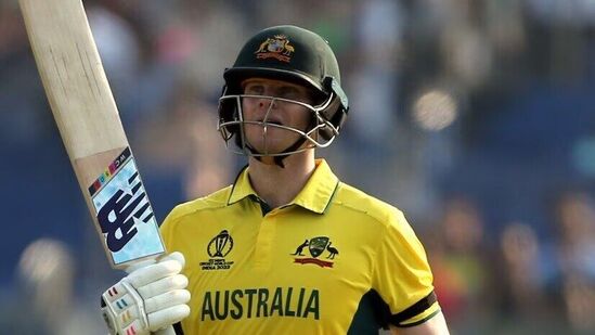 Steve Smith: ಆಸ್ಟ್ರೇಲಿಯಾದ ಮಧ್ಯಮ ಕ್ರಮಾಂಕದ ಆಸ್ತಿ ಎಂದೇ ಕರೆಸಿಕೊಳ್ಳುವ ಸ್ಟೀವ್ ಸ್ಮಿತ್, ವಿಶ್ವಕಪ್​ನಲ್ಲಿ ನಿರಾಸೆ ಮೂಡಿಸಿದ್ದಾರೆ. ಆಡಿದ ಆರು ಪಂದ್ಯಗಳಲ್ಲಿ 26.83ರ ಬ್ಯಾಟಿಂಗ್ ಸರಾಸರಿಯಲ್ಲಿ ಕೇವಲ 161 ರನ್ ಗಳಿಸಿದ್ದಾರೆ. 71 ರನ್ ಗರಿಷ್ಠ ಸ್ಕೋರ್.