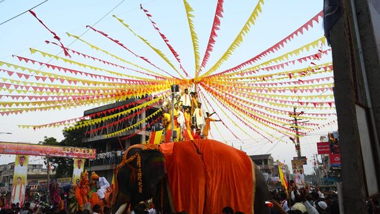 ಬೆಳಗಾವಿ ಜಿಲ್ಲೆ ಮೂಡಲಗಿ ಪಟ್ಟಣದ ಮುಖ್ಯ ವೃತ್ತದಲ್ಲಿ ಆಯೋಜಿಸಿದ್ದ ರಾಜ್ಯೋತ್ಸವದಲ್ಲಿ ಶಾಸಕ ಬಾಲಚಂದ್ರ ಜಾರಕಿಹೊಳಿ, ಕನ್ನಡ ಪರ ಹೋರಾಟಗಾರರು ಭಾಗಿಯಾದರು.