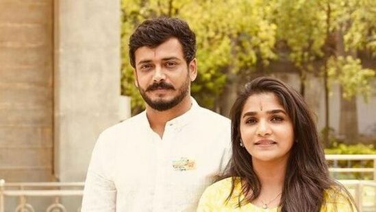 ಗಣಪನ ಸನ್ನಿಧಿಯಲ್ಲಿ ಆಮಂತ್ರಣಕ್ಕೆ ವಿಶೇಷ ಪೂಜೆ ನೆರವೇರಿಸಿದ ದಿವ್ಯಾ ಉರುಡುಗ- ಅರವಿಂದ್ ಕೆಪಿ ಗಣಪನ ಸನ್ನಿಧಿಯಲ್ಲಿ ಆಮಂತ್ರಣಕ್ಕೆ ವಿಶೇಷ ಪೂಜೆ ನೆರವೇರಿಸಿದ ದಿವ್ಯಾ ಉರುಡುಗ- ಅರವಿಂದ್ ಕೆಪಿ