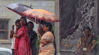 ಸ್ಕೈಮೆಟ್ ಪ್ರಕಾರ ಬೆಂಗಳೂರಲ್ಲಿ ಇನ್ನೆರಡು ದಿನ ಮಳೆ (ಸಾಂಕೇತಿಕ ಚಿತ್ರ) ಸ್ಕೈಮೆಟ್ ಪ್ರಕಾರ ಬೆಂಗಳೂರಲ್ಲಿ ಇನ್ನೆರಡು ದಿನ ಮಳೆ (ಸಾಂಕೇತಿಕ ಚಿತ್ರ)