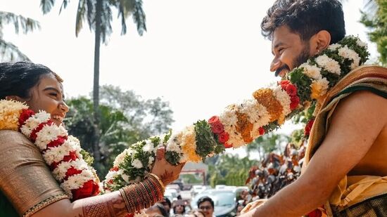 ವಾಸುಕಿ ವೈಭವ್ ಕರ್ನಾಟಕದ ಜನಪ್ರಿಯ ಯುವ ಗಾಯಕ, ಸಂಗೀತ ನಿರ್ದೇಶಕರು. ರಾಮಾ ರಾಮಾ ರೇ ಚಿತ್ರದಲ್ಲಿ ಕಾಣಿಸಿಕೊಂಡ ಬಳಿಕ ಇವರ ಜನಪ್ರಿಯತೆ ಹೆಚ್ಚಿತ್ತು. ಬಿಗ್‌ಬಾಸ್‌ ಕನ್ನಡ ಸೀಸನ್‌ 7ರಲ್ಲಿ ಇವರು ಎರಡನೇ ರನ್ನರ್‌ ಅಪ್‌ ಆಗಿದ್ದರು.&nbsp;