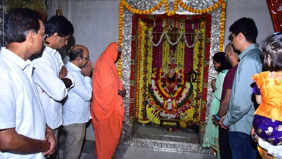 ಸುತ್ತೂರಿನಲ್ಲಿರುವ ಆದಿಜಗದ್ಗುರುಗಳ ಗದ್ದುಗೆ ವಿಶೇಷ ಪೂಜೆಯನ್ನು ಬೆಳಗ್ಗೆಯಿಂದಲೇ ಜಯಂತಿ ವೇಳೆ ಆರಂಭಿಸಲಾಗುತ್ತದೆ. ಪೂಜೆ ವೇಳೆ ಶ್ರೀ ಶಿವರಾತ್ರಿ ದೇಶಿಕೇಂದ್ರ ಸ್ವಾಮಿಜಿ, ಕ್ರಿಕೆಟಿಗ ಜಾವಗಲ್‌ ಶ್ರೀನಾಥ್‌, ಮಾಜಿ ಶಾಸಕ ಡಾ.ಯತೀಂದ್ರ ಸಿದ್ದರಾಮಯ್ಯ ಮತ್ತಿತರರು ಭಾಗಿಯಾದರು,