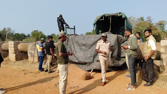 ಮೊದಲು ಪೈಪ್‌ಲೈನ್‌ ಎರಡು ತುದಿಗಳನ್ನು ಬಂದ್‌ ಮಾಡಿ ಆನಂತರ ಚಿರತೆ ತಾಯಿ ಹಾಗೂ ಮರಿಯನ್ನು ಸೆರೆ ಹಿಡಿಯಲು ಅರಣ್ಯ ಇಲಾಖೆ ಸಿಬ್ಬಂದಿಗಳು ಯೋಜಿಸಿ ಯಶಸ್ವಿಯೂ ಆದರು.&nbsp;