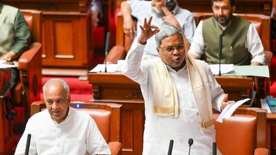 ನಾವು ತೆರಿಗೆ ಪಾಲನಷ್ಟೇ ಕೇಳುತ್ತಿದ್ದೇವೆ. ಕೇಂದ್ರ ಸರ್ಕಾರದ ವಿರುದ್ಧ ನಾವು ಪ್ರತಿಭಟನೆ ಮಾಡುತ್ತಿಲ್ಲ. ಇದರಲ್ಲಿ ಯಾವುದೇ ರಾಜಕೀಯವೂ ಇಲ್ಲ. ನಮ್ಮ ತೆರಿಗೆ ಪಾಲಿನ ಹಣವನ್ನು ನಮಗೆ ಕೊಡಿ ಎಂದು ಕೇಳುವುದು ತಪ್ಪೇ? ಎಂದೂ ಸಿದ್ದರಾಮಯ್ಯ ಕೇಳಿದರು.