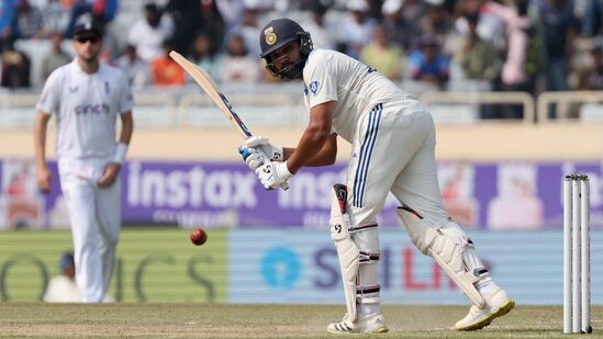 ಈ ಸರಣಿಯನ್ನು ವಶಪಡಿಸಿಕೊಳ್ಳುವುದರ ಜೊತೆಗೆ ರೋಹಿತ್ ಶರ್ಮಾ ದಾಖಲೆಯೊಂದನ್ನು ತನ್ನದಾಗಿಸಿಕೊಂಡಿದ್ದಾರೆ. ಈವರೆಗೂ ನಾಯಕನಾಗಿ ಒಂದೇ ಒಂದು ಸರಣಿಯನ್ನು ಸೋಲದ ಕ್ಯಾಪ್ಟನ್ ಎಂಬ ದಾಖಲೆಯನ್ನು ಸಹ ಉಳಿಸಿಕೊಂಡಿದ್ದಾರೆ. 2022ರಲ್ಲಿ ಟೆಸ್ಟ್​ ನಾಯಕನಾದ ರೋಹಿತ್​ ಈವರೆಗೂ ಒಂದು ಸರಣಿ ಸೋತಿಲ್ಲ.