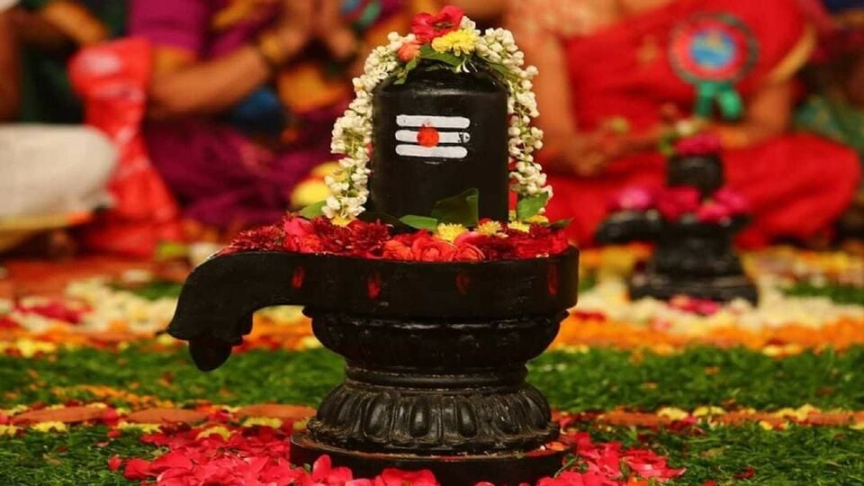 Maha Shivaratri 2024 ಮನೆಯಲ್ಲಿ ಶಿವ ಪೂಜೆ ಮಾಡುವುದು ಹೇಗೆ ಶಿವರಾತ್ರಿಯ ದಿನ ಅನುಸರಿಸಬೇಕಾದ ಕ್ರಮಗಳ ವಿವರ 9881