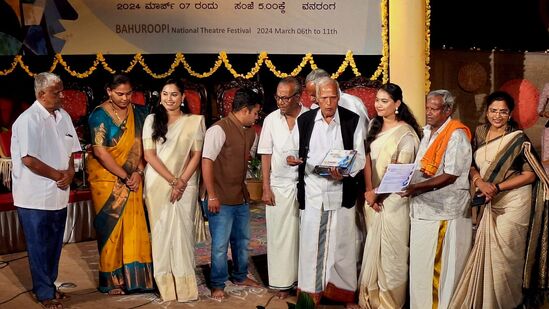 ಮೈಸೂರಿನ ಪ್ರತಿಷ್ಠಿತ ರೆಪರ್ಟರಿ ರಂಗಾಯಣದಲ್ಲಿ ಪ್ರತಿ ವರ್ಷದಂತೆ ಈ ಬಾರಿಯೂ ಬಹುರೂಪಿ ಉತ್ಸವ ನಡೆಯಿತು. ಈ ಬಾರಿ ಬಸವಣ್ಣನವರ ಕುರಿತಾಗಿಯೇ ಉತ್ಸವ ಇತ್ತು, ಉದ್ಘಾಟನೆ ವೇಳೆ ಹಿರಿಯ ಗಾಯಕ ಪುಟ್ಟಣ್ಣಯ್ಯ ಮತ್ತಿತರರು ನಡೆಸಿಕೊಟ್ಟ ರಂಗಗೀತೆಗಳ ಪುಸ್ತುತಿ ಗಮನ ಸೆಳೆಯಿತು.