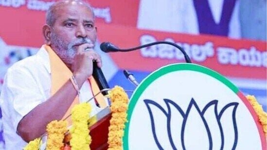 ಕೊಪ್ಪಳ ಲೋಕಸಭಾ ಕ್ಷೇತ್ರದ ಟಿಕೆಟ್ ವಂಚಿತ ಕರಣಿ ಸಂಗಣ್ಣ. ಕೊಪ್ಪಳ ಲೋಕಸಭಾ ಕ್ಷೇತ್ರದ ಟಿಕೆಟ್ ವಂಚಿತ ಕರಣಿ ಸಂಗಣ್ಣ.