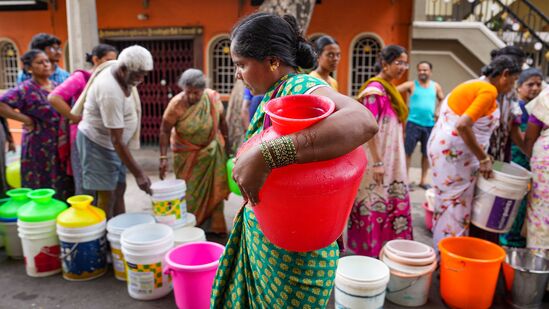 ಬೆಂಗಳೂರಿನಲ್ಲಿ ನೀರಿನ ಬಿಕ್ಕಟ್ಟು  (PTI03_22_2024_000176A)