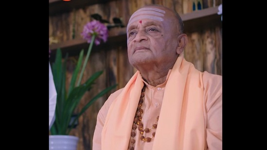 "ಅದು ನಿಮ್ಮ ಮನಶಾಂತಿಯನ್ನ, ನೆಮ್ಮದಿಯನ್ನ ಸುಟ್ಟು ಬೂದಿ ಮಾಡುತ್ತ ಇದೆ. ಪ್ರೀತಿನ ಎಲ್ಲಿ ಕಳೆದುಕೊಂಡು ಬಿಡ್ತಿನೋ ಎಂಬ ಭಯ ನಿಮಗಿದೆ" ಎಂದು ಗುರುಗಳು ಇರೋ ವಿಚಾರನ್ನ ಕಣ್ಣಿಗೆ ಕಟ್ಟಿದಂತೆ ಹೇಳುತ್ತಾರೆ.