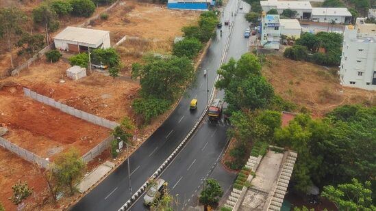 ಇದು ಬೆಂಗಳೂರು ಮಳೆ ನೋಟ. ಶನಿವಾರ ಮಧ್ಯಾಹ್ನ ತುರಹಳ್ಳಿಯಲ್ಲಿ ಕಂಡು ಬಂದ ಮಳೆಯಾಗುತ್ತಿದ್ದ ದೃಶ್ಯ.