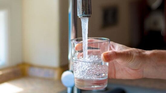 ಸ್ನಾನ ಮಾಡಿದ ನಂತರ ನೀರು ಕುಡಿಯುವುದು ಸೂಕ್ತವಲ್ಲ ಎಂದು ಅನೇಕ ಜನರ ವಾದವಿದವಾಗಿದೆ. ಹಾಗಾದರೆ ಈ ರೀತಿಯ ವಾದ ಮಾಡಲು ಕಾರಣವೇನು? ಸ್ನಾನ ಮಾಡಿದ ನಂತರ ನೀರು ಕುಡಿಯುವುದು ಸೂಕ್ತವಲ್ಲ ಎಂದು ಅನೇಕ ಜನರ ವಾದವಿದವಾಗಿದೆ. ಹಾಗಾದರೆ ಈ ರೀತಿಯ ವಾದ ಮಾಡಲು ಕಾರಣವೇನು?