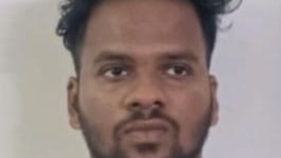 ಬಂಧಿತ ಕೇರಳದ ಆದರ್ಶ ಬಂಧಿತ ಕೇರಳದ ಆದರ್ಶ