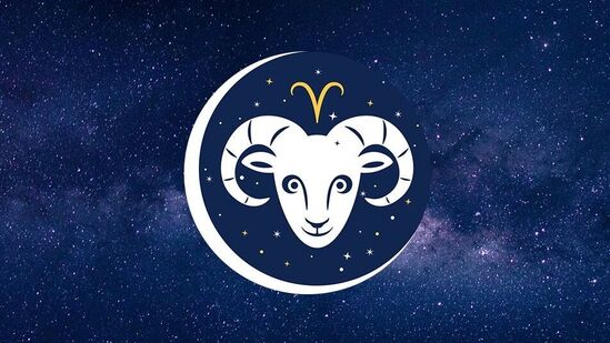  ಮೇಷ: ಮೇಷ ರಾಶಿಯವರು ರುಚಕ ರಾಜಯೋಗದಿಂದ ಅತ್ಯುತ್ತಮ ಫಲಿತಾಂಶಗಳನ್ನು ಪಡೆಯುತ್ತಾರೆ. ಈ ರಾಜಯೋಗವು ನಿಮ್ಮ ವ್ಯವಹಾರದಲ್ಲಿ ಉತ್ತಮ ಪ್ರಗತಿಯನ್ನು ನೀಡುತ್ತದೆ. ಈ ರಾಜಯೋಗದ ಫಲದಿಂದ ನಿಮ್ಮ ಆರ್ಥಿಕ ಪರಿಸ್ಥಿತಿ ಸುಧಾರಿಸಲಿದೆ. ಇದುವರೆಗೂ ಬಾಕಿ ಉಳಿದಿರುವ ಕೆಲಸಗಳು ಆದಷ್ಟು ಬೇಗ ಪೂರ್ಣಗೊಳ್ಳುತ್ತದೆ. ವ್ಯವಹಾರದಲ್ಲಿ ಹೊಸ ಒಪ್ಪಂದ ಮಾಡಿಕೊಳ್ಳಲಿದ್ದೀರಿ. ಮೇಷ: ಮೇಷ ರಾಶಿಯವರು ರುಚಕ ರಾಜಯೋಗದಿಂದ ಅತ್ಯುತ್ತಮ ಫಲಿತಾಂಶಗಳನ್ನು ಪಡೆಯುತ್ತಾರೆ. ಈ ರಾಜಯೋಗವು ನಿಮ್ಮ ವ್ಯವಹಾರದಲ್ಲಿ ಉತ್ತಮ ಪ್ರಗತಿಯನ್ನು ನೀಡುತ್ತದೆ. ಈ ರಾಜಯೋಗದ ಫಲದಿಂದ ನಿಮ್ಮ ಆರ್ಥಿಕ ಪರಿಸ್ಥಿತಿ ಸುಧಾರಿಸಲಿದೆ. ಇದುವರೆಗೂ ಬಾಕಿ ಉಳಿದಿರುವ ಕೆಲಸಗಳು ಆದಷ್ಟು ಬೇಗ ಪೂರ್ಣಗೊಳ್ಳುತ್ತದೆ. ವ್ಯವಹಾರದಲ್ಲಿ ಹೊಸ ಒಪ್ಪಂದ ಮಾಡಿಕೊಳ್ಳಲಿದ್ದೀರಿ.