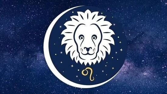  ಸಿಂಹ ರಾಶಿಯವರಿಗೆ ರುಚಕ ರಾಜಯೋಗ ವಿಶೇಷ ಫಲಗಳನ್ನು ನೀಡುತ್ತದೆ. ಕುಜ ಸಂಕ್ರಮಣದಿಂದ ಉಂಟಾಗುವ ಈ ರಾಜಯೋಗವು ನಿಮಗೆ ಅದೃಷ್ಟವನ್ನು ತರುತ್ತದೆ. ಕಚೇರಿಯಲ್ಲಿ ಮೆಚ್ಚುಗೆ, ಬಡ್ತಿ ದೊರೆಯಲಿದೆ. ವ್ಯಾಪಾರದಲ್ಲಿ ಸಾಕಷ್ಟು ಲಾಭ ಗಳಿಸಲಿದ್ದೀರಿ. ಹಿರಿಯ ಅಧಿಕಾರಿಗಳು ನಿಮ್ಮ ಕೆಲಸವನ್ನು ಪ್ರಶಂಸೆ ಮಾಡಲಿದ್ದಾರೆ. ಸಿಂಹ ರಾಶಿಯವರಿಗೆ ರುಚಕ ರಾಜಯೋಗ ವಿಶೇಷ ಫಲಗಳನ್ನು ನೀಡುತ್ತದೆ. ಕುಜ ಸಂಕ್ರಮಣದಿಂದ ಉಂಟಾಗುವ ಈ ರಾಜಯೋಗವು ನಿಮಗೆ ಅದೃಷ್ಟವನ್ನು ತರುತ್ತದೆ. ಕಚೇರಿಯಲ್ಲಿ ಮೆಚ್ಚುಗೆ, ಬಡ್ತಿ ದೊರೆಯಲಿದೆ. ವ್ಯಾಪಾರದಲ್ಲಿ ಸಾಕಷ್ಟು ಲಾಭ ಗಳಿಸಲಿದ್ದೀರಿ. ಹಿರಿಯ ಅಧಿಕಾರಿಗಳು ನಿಮ್ಮ ಕೆಲಸವನ್ನು ಪ್ರಶಂಸೆ ಮಾಡಲಿದ್ದಾರೆ.