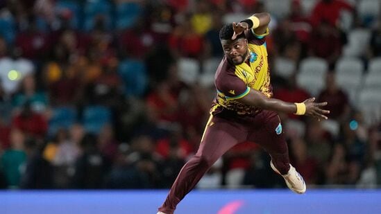 ವೆಸ್ಟ್ ಇಂಡೀಸ್ ಸತತ ಮೂರಕ್ಕೆ ಮೂರು ಗೆದ್ದು, ಸೂಪರ್​ 8 ಹಂತಕ್ಕೆ ಪ್ರವೇಶಿಸಿತು. ಆದರೆ, ಕಿವೀಸ್ 2 ಪಂದ್ಯ ಸೋತು ಸಂಕಷ್ಟಕ್ಕೆ ಸಿಲುಕಿದೆ. ಸಿ ಗುಂಪಿನಲ್ಲಿ ಈಗಾಗಲೇ ಅಫ್ಘಾನಿಸ್ತಾನ ಎರಡೂ ಗೆದ್ದಿದ್ದು, ಮುಂದಿನ ಹಂತಕ್ಕೆ ಪ್ರವೇಶಿಸಲು ಇನ್ನೊಂದು ಗೆಲುವು ಅಗತ್ಯ ಇದೆ.