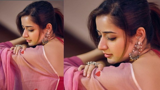 ರ್ಯಾಂಬೊ 2 ಸಿನಿಮಾಕ್ಕೆ ಸೈಮಾ ಅತ್ಯುತ್ತಮ ನಟಿ- ಕನ್ನಡ ನಾಮಿನೇಷನ್ ಪ್ರಶಸ್ತಿ ಪಡೆದರು. ತುಮಕೂರು ಮೂಲದ ಇವರಿಗೆ ಅನುಶಾ ರಂಗನಾಥ್ ಎಂಬ ಸಹೋದರಿ ಇದ್ದಾರೆ. ಇವರು ಕೂಡ ನಟಿ. ಬೆಂಗಳೂರಿನ ಜ್ಯೋತಿ ನಿವಾಸ್ ಕಾಲೇಜಿನಲ್ಲಿ ಓದಿರುವ ಅಶಿಕಾ ರಂಗನಾಥ್ ಅತ್ಯುತ್ತಮ ಡ್ಯಾನ್ಸರ್ ಕೂಡ ಹೌದು. ರ್ಯಾಂಬೊ 2 ಸಿನಿಮಾಕ್ಕೆ ಸೈಮಾ ಅತ್ಯುತ್ತಮ ನಟಿ- ಕನ್ನಡ ನಾಮಿನೇಷನ್ ಪ್ರಶಸ್ತಿ ಪಡೆದರು. ತುಮಕೂರು ಮೂಲದ ಇವರಿಗೆ ಅನುಶಾ ರಂಗನಾಥ್ ಎಂಬ ಸಹೋದರಿ ಇದ್ದಾರೆ. ಇವರು ಕೂಡ ನಟಿ. ಬೆಂಗಳೂರಿನ ಜ್ಯೋತಿ ನಿವಾಸ್ ಕಾಲೇಜಿನಲ್ಲಿ ಓದಿರುವ ಅಶಿಕಾ ರಂಗನಾಥ್ ಅತ್ಯುತ್ತಮ ಡ್ಯಾನ್ಸರ್ ಕೂಡ ಹೌದು. 