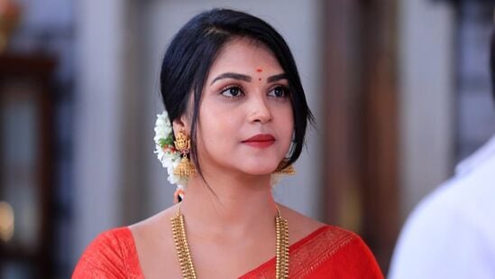 ಕಲರ್ಸ್ ಕನ್ನಡದ ಮತ್ತೊಂದು ಧಾರಾವಾಹಿ ಶ್ರೀಗೌರಿ ಈ ವಾರ ಟಾಪ್ 10ರಲ್ಲಿ 9ನೇ ಸ್ಥಾನದಲ್ಲಿದೆ. ಕಲರ್ಸ್ ಕನ್ನಡದ ಮತ್ತೊಂದು ಧಾರಾವಾಹಿ ಶ್ರೀಗೌರಿ ಈ ವಾರ ಟಾಪ್ 10ರಲ್ಲಿ 9ನೇ ಸ್ಥಾನದಲ್ಲಿದೆ. 