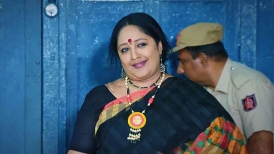 ಎಂದಿನಂತೆ ಉಮಾಶ್ರೀ, ಮಂಜು ಭಾಷಿಣಿ ಮುಖ್ಯಭೂಮಿಕೆಯ ಜೀ ಕನ್ನಡದ ಪುಟ್ಟಕ್ಕನ ಮಕ್ಕಳು ಸೀರಿಯಲ್ ಮೊದಲ ಸ್ಥಾನದಲ್ಲಿಯೇ ಮುಂದುವರಿದಿದೆ. ಬಂಗಾರಮ್ಮನ ಜತೆಗೆ ಸಿಂಗಾರಮ್ಮ ಎಂಬ ಹೊಸ ಪಾತ್ರವೂ ಎಂಟ್ರಿಯಾಗಿದೆ. ಎಂದಿನಂತೆ ಉಮಾಶ್ರೀ, ಮಂಜು ಭಾಷಿಣಿ ಮುಖ್ಯಭೂಮಿಕೆಯ ಜೀ ಕನ್ನಡದ ಪುಟ್ಟಕ್ಕನ ಮಕ್ಕಳು ಸೀರಿಯಲ್ ಮೊದಲ ಸ್ಥಾನದಲ್ಲಿಯೇ ಮುಂದುವರಿದಿದೆ. ಬಂಗಾರಮ್ಮನ ಜತೆಗೆ ಸಿಂಗಾರಮ್ಮ ಎಂಬ ಹೊಸ ಪಾತ್ರವೂ ಎಂಟ್ರಿಯಾಗಿದೆ. 