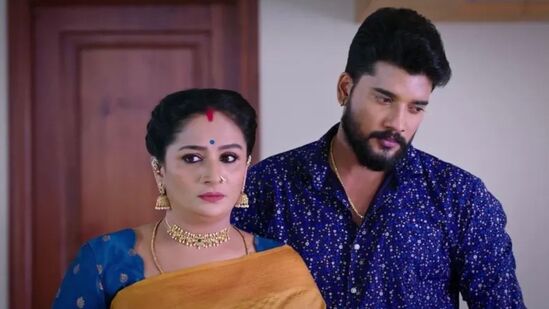 ಜೀ ಕನ್ನಡದ ಮತ್ತೊಂದು ಸೀರಿಯಲ್ ಶ್ರಾವಣಿ ಸುಬ್ರಮಣ್ಯ ಕಿರುತೆರೆ ವೀಕ್ಷಕರ ಗಮನ ಸೆಳೆಯುವಲ್ಲಿ ಯಶಸ್ವಿಯಾಗಿದೆ. ಈ ಸೀರಿಯಲ್ ಟಿಆರ್ಪಿ ಈ ವಾರ ಮೂರನೇ ಸ್ಥಾನದಲ್ಲಿದೆ. ಜೀ ಕನ್ನಡದ ಮತ್ತೊಂದು ಸೀರಿಯಲ್ ಶ್ರಾವಣಿ ಸುಬ್ರಮಣ್ಯ ಕಿರುತೆರೆ ವೀಕ್ಷಕರ ಗಮನ ಸೆಳೆಯುವಲ್ಲಿ ಯಶಸ್ವಿಯಾಗಿದೆ. ಈ ಸೀರಿಯಲ್ ಟಿಆರ್ಪಿ ಈ ವಾರ ಮೂರನೇ ಸ್ಥಾನದಲ್ಲಿದೆ. 