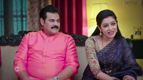 ಜೀ ಕನ್ನಡದಲ್ಲಿ ಪ್ರಸಾರ ಕಾಣುವ ಮಧ್ಯ ವಯಸ್ಕರ ಒಲುಮೆಯ ಅಮೃತಧಾರೆ ಸೀರಿಯಲ್ ಈ ವಾರದ ಟಿಆರ್ಪಿಯಲ್ಲಿ ಐದನೇ ಸ್ಥಾನದಲ್ಲಿದೆ. ಜೀ ಕನ್ನಡದಲ್ಲಿ ಪ್ರಸಾರ ಕಾಣುವ ಮಧ್ಯ ವಯಸ್ಕರ ಒಲುಮೆಯ ಅಮೃತಧಾರೆ ಸೀರಿಯಲ್ ಈ ವಾರದ ಟಿಆರ್ಪಿಯಲ್ಲಿ ಐದನೇ ಸ್ಥಾನದಲ್ಲಿದೆ. 