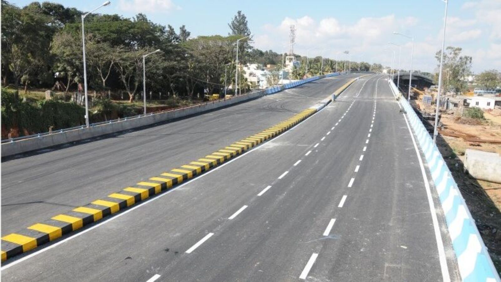 ರಸ್ತೆ ಅಗಲೀಕರಣಕ್ಕೆ ಅರಮನೆ ಮೈದಾನದ ಒಂದು ಭಾಗ ಸ್ವಾಧೀನಕ್ಕೆ ಮುಂದಾದ ಬಿಡಿಎ; ಪ್ರತಿ ಚದರ ಮೀಟರ್‌ಗೆ ಕೇವಲ 120 ರೂ ನಿಗದಿ