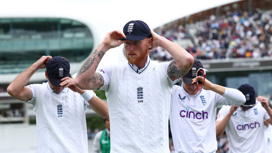 &nbsp;ಸ್ಟೋಕ್ಸ್ 200 ವಿಕೆಟ್​ಗಳ ಸಾಧನೆ ಮಾಡಿದ ಇಂಗ್ಲೆಂಡ್​​ನ ಎರಡನೇ ಟೆಸ್ಟ್ ಆಲ್​ರೌಂಡರ್ ಎನಿಸಿದ್ದಾರೆ. ಮೊದಲು ಇಯಾನ್ ಬೋಥಮ್ ಈ ಸಾಧನೆ ಮಾಡಿದ್ದಾರೆ. ಟೆಸ್ಟ್​​​ನಲ್ಲಿ 4,000ಕ್ಕೂ ಹೆಚ್ಚು ರನ್ ಮತ್ತು 200 ವಿಕೆಟ್ ಪಡೆದ 2ನೇ ಇಂಗ್ಲೆಂಡ್ ಕ್ರಿಕೆಟಿಗ ಎಂಬ ಹೆಗ್ಗಳಿಕೆಗೆ ಸ್ಟೋಕ್ಸ್ ಪಾತ್ರರಾಗಿದ್ದಾರೆ. ಇಯಾನ್ ಬೋಥಮ್ 102 ಟೆಸ್ಟ್ ಪಂದ್ಯಗಳಲ್ಲಿ 5,200 ರನ್ ಗಳಿಸಿದ್ದು, 168 ಇನ್ನಿಂಗ್ಸ್​​ಗಳಲ್ಲಿ 383 ವಿಕೆಟ್ ಪಡೆದಿದ್ದಾರೆ.