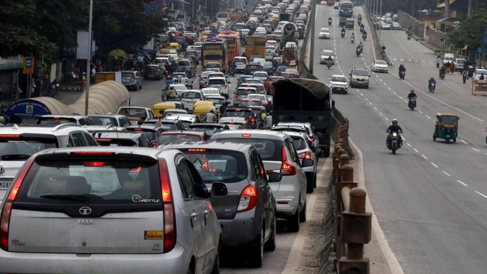 Bangalore News: ಬೆಂಗಳೂರಿನಲ್ಲಿ ಟ್ರಾಫಿಕ್ ಕಿರಿಕಿರಿ ನಡುವೆ ವಾಹನ ಅತಿ ವೇಗ ಚಾಲನೆ, ಈ ವರ್ಷ ದಾಖಲಾಗಿದ್ದು 8 ಸಾವಿರಕ್ಕೂ ಹೆಚ್ಚು ಪ್ರಕರಣ !