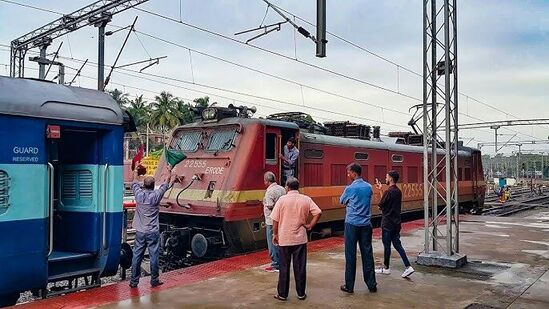 ಕರ್ನಾಟಕದ ಕೆಲವು ರೈಲುಗಳ ಸೇವೆ ಪುನಾರಂಭಗೊಂಡಿದೆ.