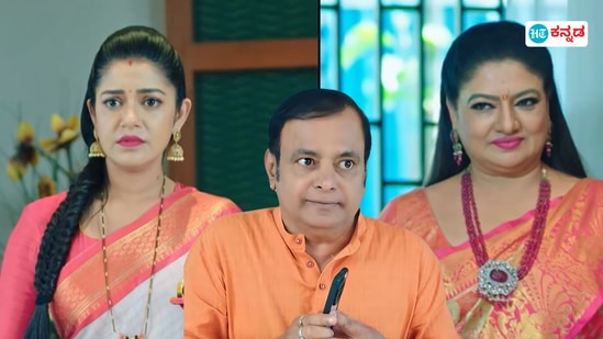 ಝೀ ಕನ್ನಡ ವಾಹಿನಿಯು ಅಮೃತಧಾರೆ ಧಾರಾವಾಹಿಯ ಇಂದಿನ ಸಂಚಿಕೆಯ ಪ್ರಮೋವನ್ನು ಸೋಷಿಯಲ್‌ ಮೀಡಿಯಾದಲ್ಲಿ ಹಂಚಿಕೊಂಡಿದೆ. ಅಪೇಕ್ಷಾ ಮತ್ತು ಪಾರ್ಥನ ಮದುವೆ ಪ್ರಸಂಗ ಮತ್ತು ಶಕುಂತಲಾ ಷಡ್ಯಂತ್ರ ಇನ್ನೊಂದು ಮಟ್ಟಕ್ಕೆ ತಲುಪಿದೆ. ಭೂಮಿಕಾಳ ವಿಡಿಯೋವೊಂದನ್ನು ಮನೆಹಾಳ ಮಾವ ಚಿತ್ರೀಕರಿಸಿಕೊಂಡಿದ್ದಾನೆ. ಇಂದಿನ &nbsp;ಸಂಚಿಕೆಯಲ್ಲಿ ಏನೇನಾಗಲಿದೆ ಎನ್ನುವುದನ್ನು ನೋಡೋಣ.&nbsp;