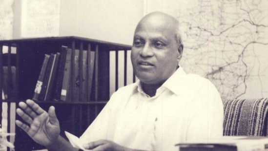 ಮೈಸೂರಿನಲ್ಲಿ ಜನಿಸಿದ ಮರಿಗೌಡರು ರೈತ ಕುಟುಂಬದಲ್ಲಿ ಬಂದವರು. ಎಂಟು ದಶಕಗಳ ಹಿಂದೆಯೇ ಅವರು ತೋಟಗಾರಿಕೆಯ ಬಗ್ಗೆ ಆಸಕ್ತಿ ಹೊಂದಿ ಕೃಷಿ ಪದವಿ ಮೂಲಕ ವಿಶೇಷ ಗಮನ ನೀಡಿದವರು.&nbsp;