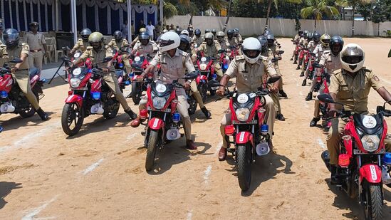 ಮಹಿಳೆಯರ ರಕ್ಷಣೆ, ಅಪರಾಧಗಳನ್ನು ತಡೆಯುವುದು ಹಾಗೂ ಕಾನೂನು ಸುವ್ಯವಸ್ಥೆಯನ್ನ ಹತೋಟಿಗೆ ತರುವುದು ದ್ವಿಚಕ್ರ ಗಸ್ತು ವಾಹನ ಚಾಲನ ಕಾರ್ಯಕ್ರಮದ ಉದ್ದೇಶವಾಗಿದೆ.ಮಹಿಳೆಯರ ಮತ್ತು ಮಕ್ಕಳ ಸಂರಕ್ಷಣೆಗೆ ಹಾಗೂ ಸೂಕ್ಷ್ಮ ಪ್ರದೇಶಗಳಲ್ಲಿ ನಡೆಯುವ ಅಪರಾಧವನ್ನು ತಡೆಯಲಿಕ್ಕೆ, ತೊಂದರೆಗೆ ಒಳಗಾದ ಯಾವುದೇ ವ್ಯಕ್ತಿಗಳು ಟ್ರಾಫಿಕ್ ಜಾಮ್ ನಲ್ಲಿ ಸಿಲುಕಿದಾಗ ಅವರನ್ನು ರಕ್ಷಣೆ ಮಾಡಲು ಈ ಬೈಕ್ ಸಹಕಾರಿಯಾಗಿದೆ&nbsp;