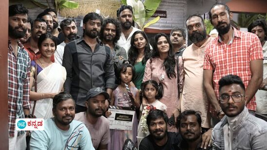 ಹೊಂದಿಸಿ ಬರೆಯಿರಿ ಸಿನಿಮಾ ನಿರ್ದೇಶಕ ರಾಮೇನಹಳ್ಳಿ ಜಗನ್ನಾಥ ಇದೀಗ ಮತ್ತೊಂದು ಹೊಸ ಸಿನಿಮಾ ಮೂಲಕ ಆಗಮಿಸಿದ್ದಾರೆ. ಆ ಚಿತ್ರಕ್ಕೆ ತೀರ್ಥರೂಪ ತಂದೆಯವರಿಗೆ ಎಂದು ಶೀರ್ಷಿಕೆ ಇಡಲಾಗಿದೆ. ಹೊಂದಿಸಿ ಬರೆಯಿರಿ ಸಿನಿಮಾ ನಿರ್ದೇಶಕ ರಾಮೇನಹಳ್ಳಿ ಜಗನ್ನಾಥ ಇದೀಗ ಮತ್ತೊಂದು ಹೊಸ ಸಿನಿಮಾ ಮೂಲಕ ಆಗಮಿಸಿದ್ದಾರೆ. ಆ ಚಿತ್ರಕ್ಕೆ ತೀರ್ಥರೂಪ ತಂದೆಯವರಿಗೆ ಎಂದು ಶೀರ್ಷಿಕೆ ಇಡಲಾಗಿದೆ.
