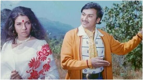 ಇನ್ನುಳಿದಂತೆ ರಾಜ್ ಕುಮಾರ್ ಜತೆ ಆರತಿ 13 ಸಿನಿಮಾಗಳಲ್ಲಿ ನಟಿಸಿದ್ದಾರೆ. ಸರೋಜಾ ದೇವಿ 12 ಸಿನಿಮಾಗಳಲ್ಲಿ ನಟಿಸಿದ್ದಾರೆ. ರಾಜಶ್ರೀ 10 ಸಿನಿಮಾಗಳಲ್ಲಿ ನಟಿಸಿದ್ದಾರೆ. ಹರಿಣಿ 11 ಸಿನಿಮಾಗಳಲ್ಲಿ ನಟಿಸಿದ್ದಾರೆ. ಇನ್ನುಳಿದಂತೆ ರಾಜ್ ಕುಮಾರ್ ಜತೆ ಆರತಿ 13 ಸಿನಿಮಾಗಳಲ್ಲಿ ನಟಿಸಿದ್ದಾರೆ. ಸರೋಜಾ ದೇವಿ 12 ಸಿನಿಮಾಗಳಲ್ಲಿ ನಟಿಸಿದ್ದಾರೆ. ರಾಜಶ್ರೀ 10 ಸಿನಿಮಾಗಳಲ್ಲಿ ನಟಿಸಿದ್ದಾರೆ. ಹರಿಣಿ 11 ಸಿನಿಮಾಗಳಲ್ಲಿ ನಟಿಸಿದ್ದಾರೆ. 