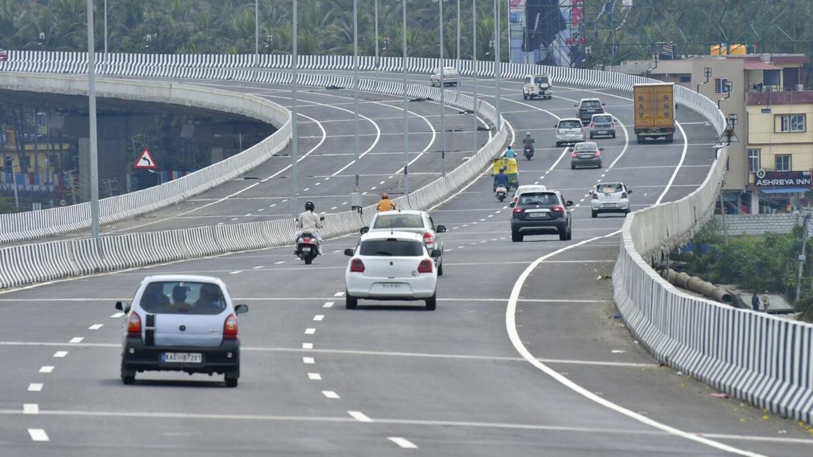 Bangalore Mysore Expressway: ಬೆಂಗಳೂರು-ಮೈಸೂರು ಎಕ್ಸ್‌ಪ್ರೆಸ್‌ ವಾಹನ ವೇಗಕ್ಕೆ ಮಿತಿ, ಎಐ ತಂತ್ರಜ್ಞಾನ ಬಳಕೆ ನಂತರ ಅಪಘಾತ ಪ್ರಕರಣ ಇಳಿಕೆ