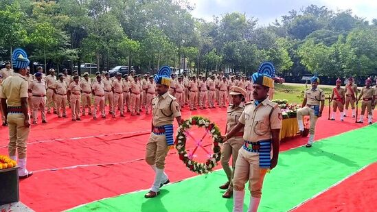 ಹಾಸನ ಜಿಲ್ಲೆಯಲ್ಲೂ ಅರಣ್ಯ ಹುತಾತ್ಮ ದಿನಾಚರಣೆಯಲ್ಲಿ ಎಸ್ಪಿ ಮೊಹಮ್ಮದ್‌ ಸುಜೀತಾ ಅವರು ಗೌರವ ಸಲ್ಲಿಸಿದರು.